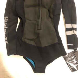 New with tags! Hurley cheeky wetsuit!